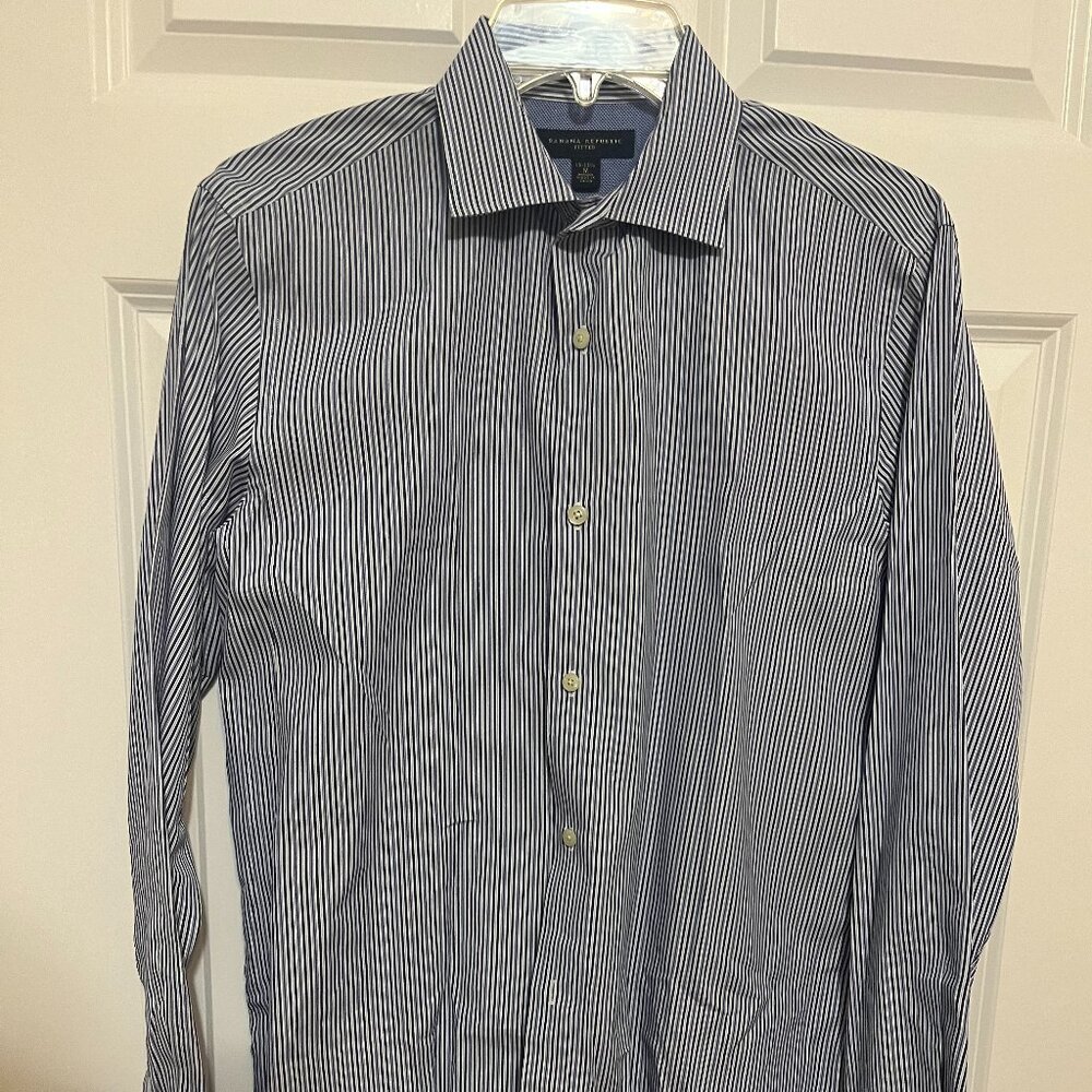 Banana Republic shirt 15.5 x 33.5 (size M Fitted)